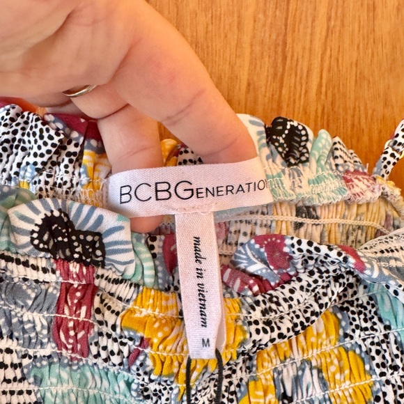 Revolve BCBGeneration Smocked Ruffle Tank Top M NWT - Picture 5 of 8